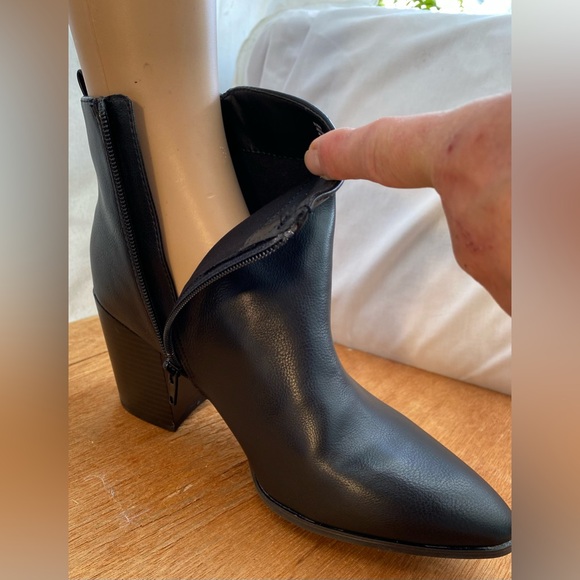 SM New York WOMENS BLACK ANKLE BOOTS - Picture 3 of 8